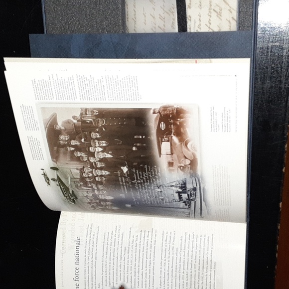 RCMP stamp and coin set - Picture 4 of 4